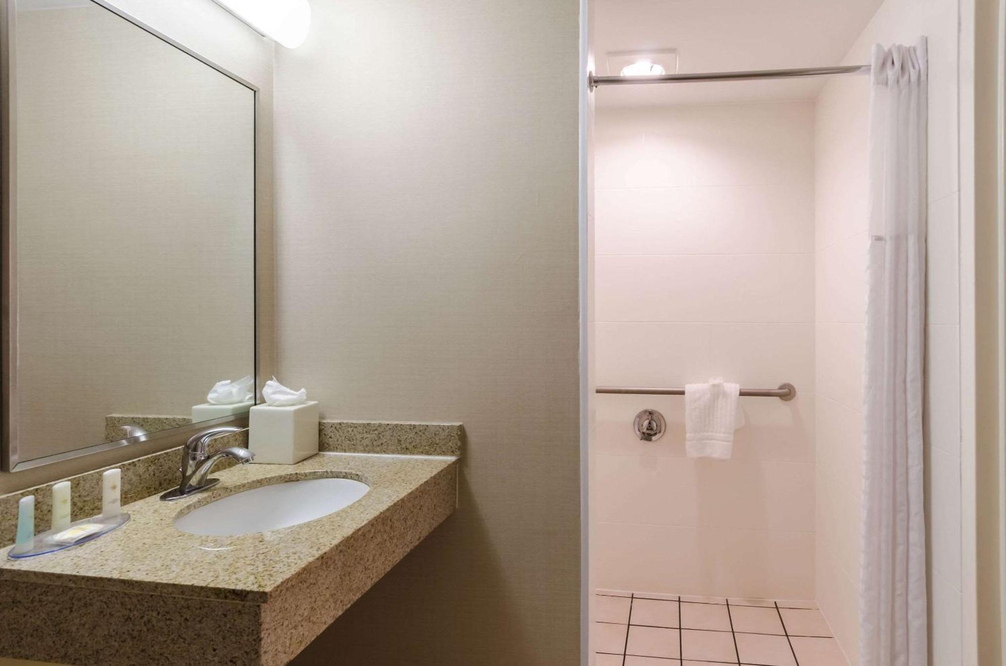 Comfort Inn Randolph-Boston Dış mekan fotoğraf